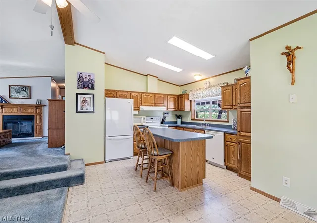 Photo 3 of Sale Pending at 17300 Leffingwell Rd, Berlin Center, OH 44401 | MLS# 5243753 | Listing updated on 2026-10-06