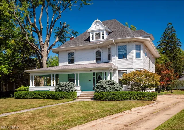 Photo 3 of Single family home for sale at 841 Center St, Ashland, OH 44805 | MLS# 5243727 | Listing updated on 2026-10-06