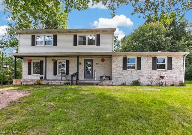 Photo 3 of Single family home for sale at 8586 Glennridge Ave Nw, Clinton, OH 44216 | MLS# 5243634 | Listing updated on 2026-09-14