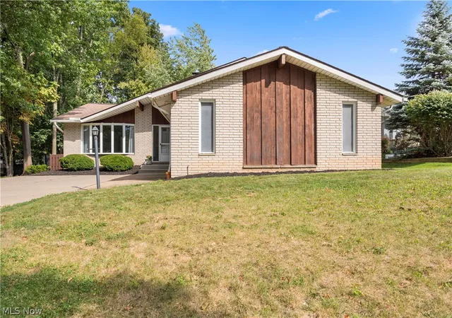 Single family home for sale at 7653 Trenton Trl, Cleveland, OH 44130 | MLS# 5243807