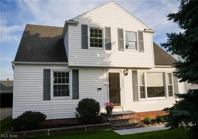 Photo 1 of Single family home for sale at 29508 Woodway Dr, Wickliffe, OH 44092 | MLS# 5238120 | Listing updated on 2026-10-03