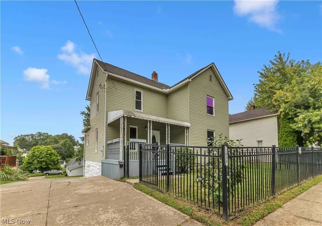 Photo 2 of Sale Pending at 1038 W Hopocan Ave, Barberton, OH 44203 | MLS# 5234008 | Listing updated on 2026-09-14