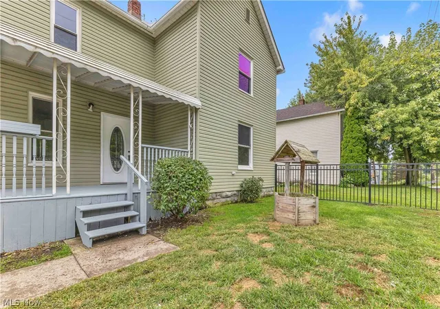 Photo 3 of Sale Pending at 1038 W Hopocan Ave, Barberton, OH 44203 | MLS# 5234008 | Listing updated on 2026-09-14