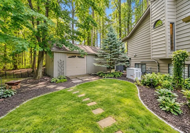 Photo 2 of Single family home for sale at 5842 Tanager Ct, Mentor, OH 44060 | MLS# 5243000 | Listing updated on 2026-09-10
