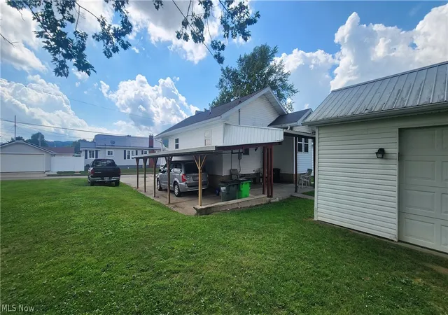 Photo 4 of Sale Pending at 319 Franklin St, Uhrichsville, OH 44683 | MLS# 5243300 | Listing updated on 2026-09-11