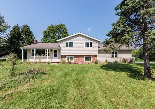 Single family home for sale at 2329 Wilbur Rd, Medina, OH 44256 | MLS# 5243317