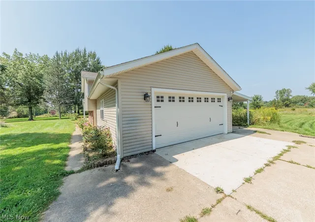 Photo 32 of Single family home for sale at 2329 Wilbur Rd, Medina, OH 44256 | MLS# 5243317 | Listing updated on 2026-09-10