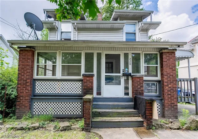 Photo 1 of Single family home for sale at 228 Para Ave, Akron, OH 44305 | MLS# 5243686 | Listing updated on 2026-09-10