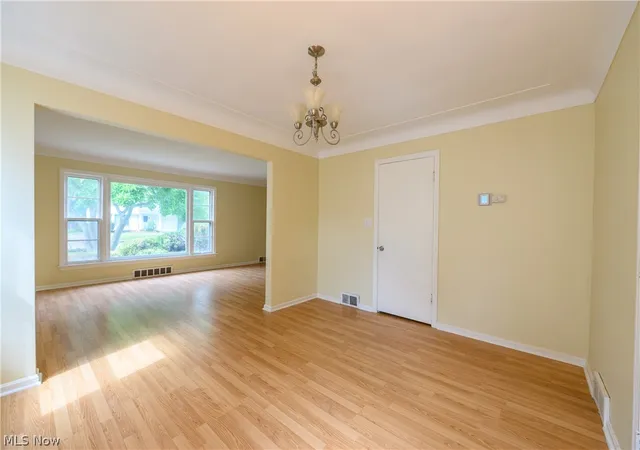 Photo 3 of Single family home for sale at 2127 Lyndway Rd, Beachwood, OH 44122 | MLS# 5243047 | Listing updated on 2026-09-11