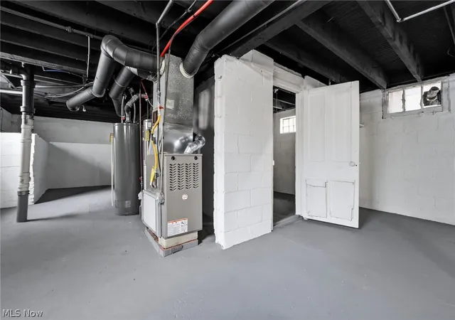 Listing Photo 2 - Condo for sale in building located at 6511 Fullerton Ave, Cleveland, OH 44105