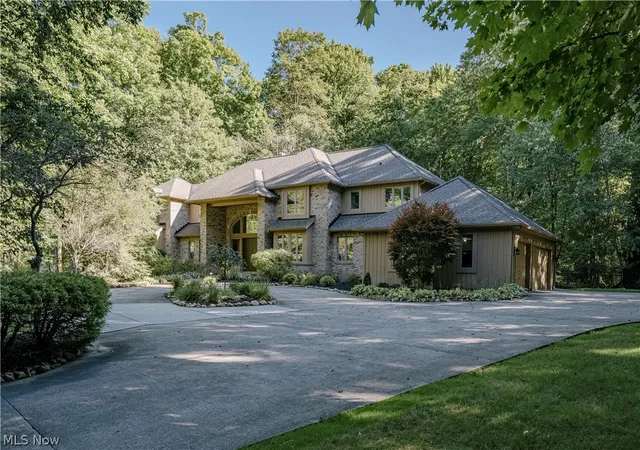 Single family home for sale at 80 Easton Ln, Chagrin Falls, OH 44022 | MLS# 5243446