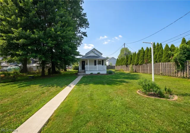 Photo 2 of Sale Pending at 368 4th Drive Nw, New Philadelphia, OH 44663 | MLS# 5243564 | Listing updated on 2026-09-10