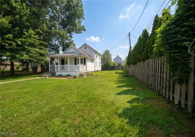 Photo 4 of Sale Pending at 368 4th Drive NW, New Philadelphia, OH 44663 | MLS# 5243564 | Listing updated on 2026-09-10