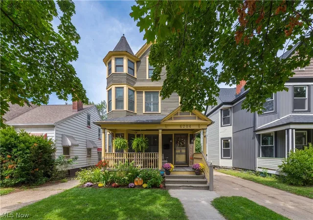 Photo 2 of Single family home for sale at 6204 W Clinton Ave, Cleveland, OH 44102 | MLS# 5243517 | Listing updated on 2026-09-10