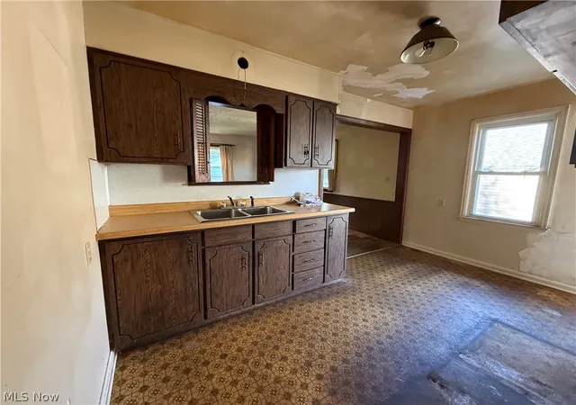 Photo 3 of Single family home for sale at 135 Beechwood, Youngstown, OH 44512 | MLS# 5243821 | Listing updated on 2026-09-10