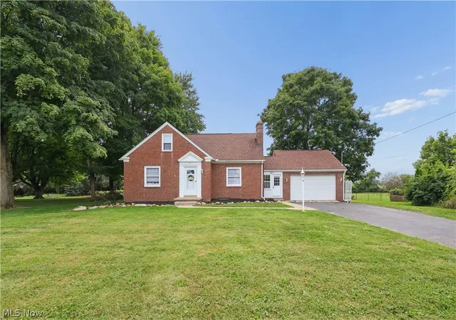 Photo 1 of Sale Pending at 571 Winchester Pike, Canal Winchester, OH 43110 | MLS# 5241348 | Listing updated on 2026-10-02