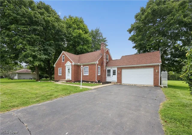 Photo 3 of Sale Pending at 571 Winchester Pike, Canal Winchester, OH 43110 | MLS# 5241348 | Listing updated on 2026-10-02