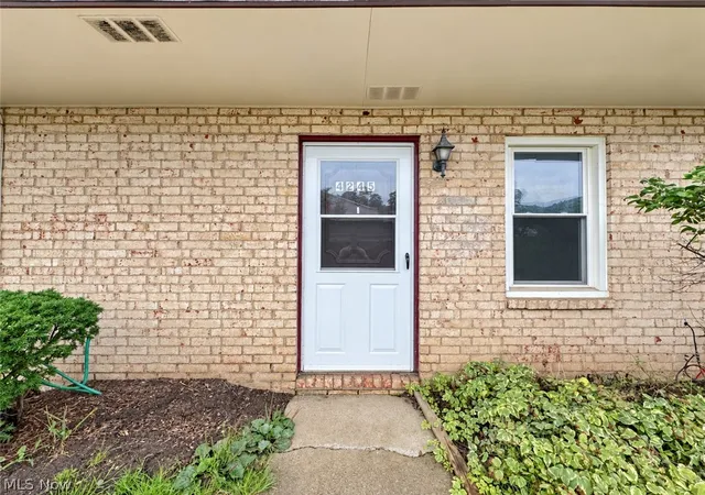 Photo 3 of Condo for sale at 4245 Bennington Blvd, Brunswick, OH 44212 | MLS# 5243769 | Listing updated on 2026-09-10