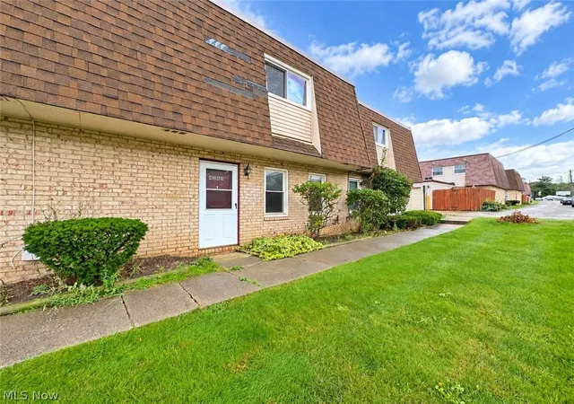 Listing Photo 4 - Condo for sale in building located at 4245 Bennington Blvd, Brunswick, OH 44212