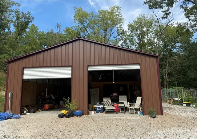 Photo 2 of Single family home for sale at 219 Peachtree Ln, Wellsburg, WV 26070 | MLS# 5243856 | Listing updated on 2026-09-10