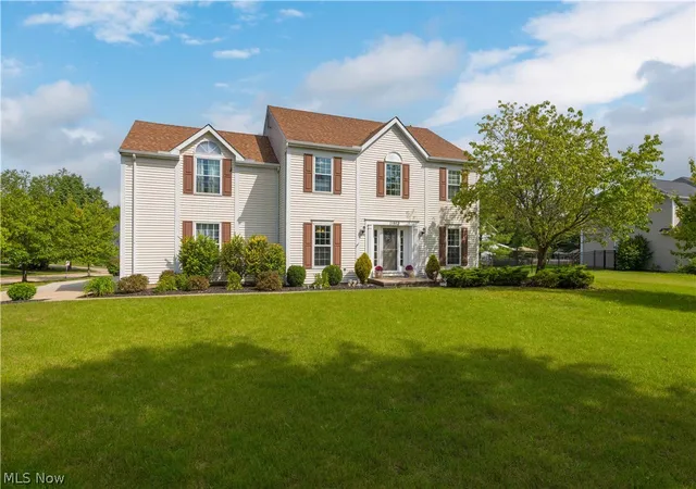 Photo 2 of Single family home for sale at 11952 Greyfriars Cir, North Royalton, OH 44133 | MLS# 5243775 | Listing updated on 2026-09-17