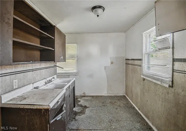 Photo 3 of Single family home for sale at 1507 S Freedom Ave, Alliance, OH 44601 | MLS# 5242459 | Listing updated on 2026-09-28