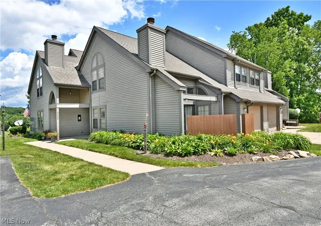 Photo 1 of Condo for sale at 4052 Saint Andrews Ct #4, Canfield, OH 44406 | MLS# 5243605 | Listing updated on 2026-09-10