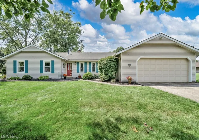 Photo 2 of Single family home for sale at 4914 Meadow Moss Ln, North Ridgeville, OH 44039 | MLS# 5243126 | Listing updated on 2026-10-03