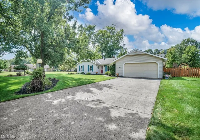 Photo 3 of Single family home for sale at 4914 Meadow Moss Ln, North Ridgeville, OH 44039 | MLS# 5243126 | Listing updated on 2026-10-03