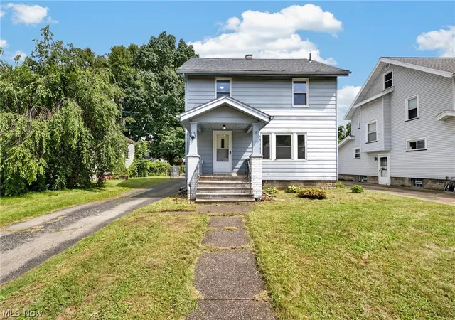 Single family home for sale at 449 Kenilworth Ave SE, Warren, OH 44483 | MLS# 5243902