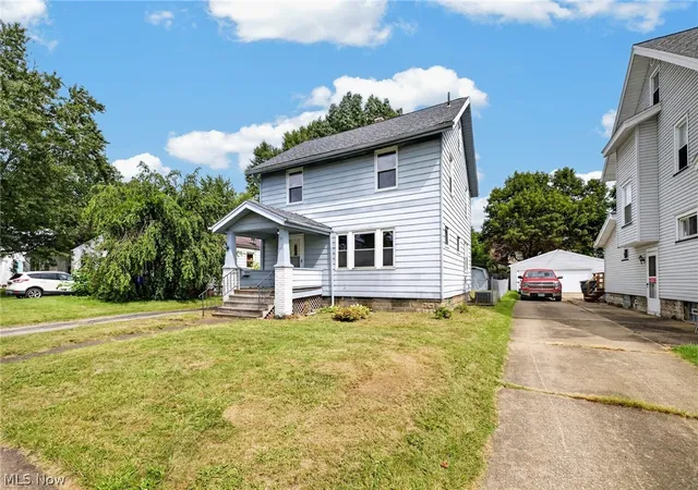 Photo 2 of Single family home for sale at 449 Kenilworth Ave Se, Warren, OH 44483 | MLS# 5243902 | Listing updated on 2026-09-10