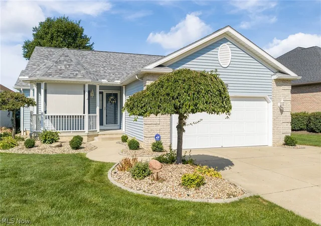 Photo 1 of Sale Pending at 860 Arroyo Dr, Barberton, OH 44203 | MLS# 5240957 | Listing updated on 2026-09-26