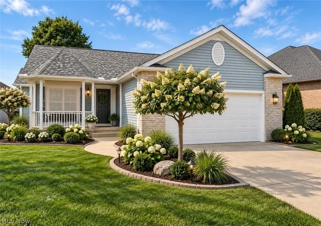 Photo 2 of Sale Pending at 860 Arroyo Dr, Barberton, OH 44203 | MLS# 5240957 | Listing updated on 2026-09-26