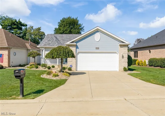 Photo 3 of Sale Pending at 860 Arroyo Dr, Barberton, OH 44203 | MLS# 5240957 | Listing updated on 2026-09-26