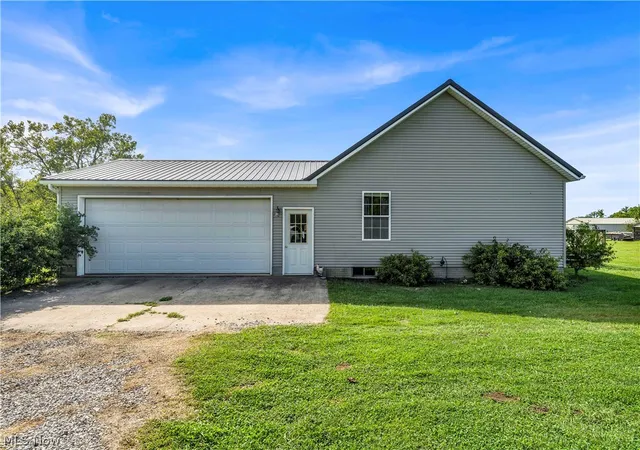 Photo 2 of Single family home for sale at 47280 Stewart Rd, New London, OH 44851 | MLS# 5243549 | Listing updated on 2026-09-30