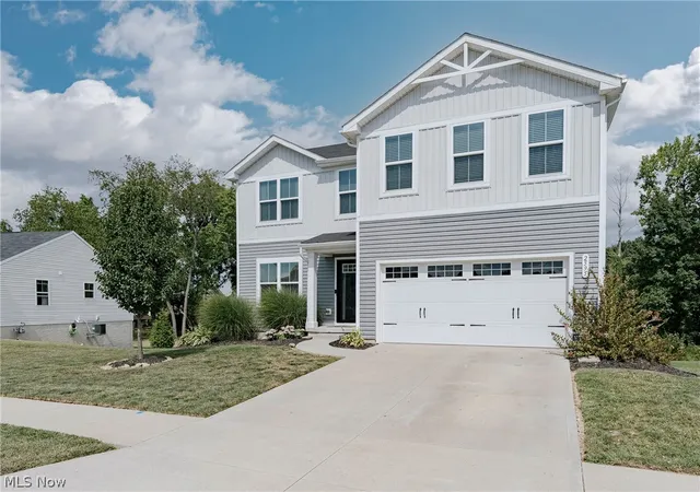 Photo 2 of Sale Pending at 2595 Bishop Oval, Barberton, OH 44203 | MLS# 5243505 | Listing updated on 2026-09-23