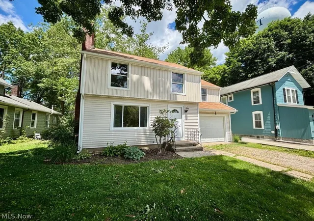 Photo 2 of Single family home for sale at 601 Fairchild Ave, Kent, OH 44240 | MLS# 5243910 | Listing updated on 2026-10-02