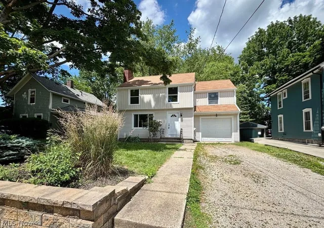 Photo 3 of Single family home for sale at 601 Fairchild Ave, Kent, OH 44240 | MLS# 5243910 | Listing updated on 2026-10-02