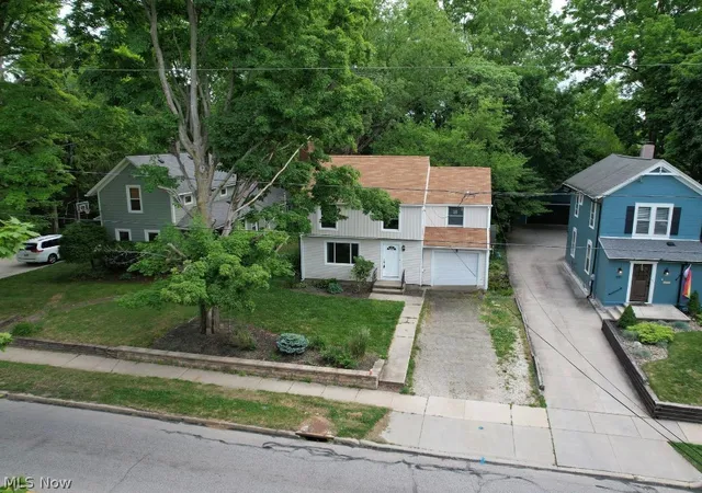 Photo 4 of Single family home for sale at 601 Fairchild Ave, Kent, OH 44240 | MLS# 5243910 | Listing updated on 2026-10-02