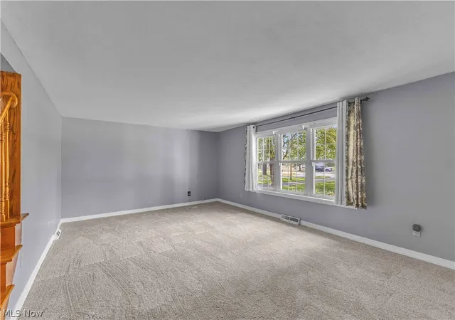 Photo 4 of Sale Pending at 12101 S Durkee Rd, Grafton, OH 44044 | MLS# 5243389 | Listing updated on 2026-10-07