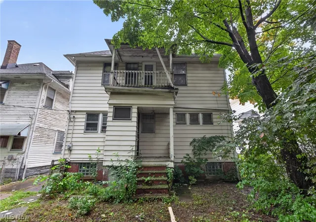 Photo 4 of Single family home for sale at 1254 Carlyon Rd, Cleveland, OH 44112 | MLS# 5243880 | Listing updated on 2026-09-28