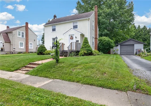 Photo 1 of Single family home for sale at 46 N Cross St, Columbiana, OH 44408 | MLS# 5243950 | Listing updated on 2026-09-30