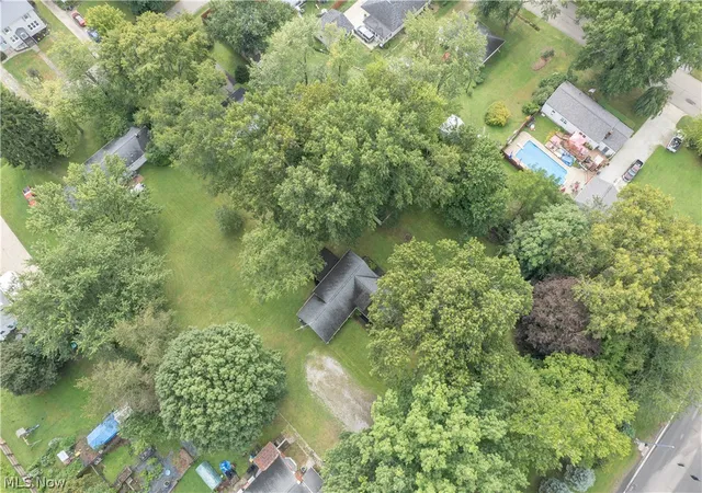 Photo 3 of Single family home for sale at 3898 Wales Ave Nw, Massillon, OH 44646 | MLS# 5242223 | Listing updated on 2026-09-28