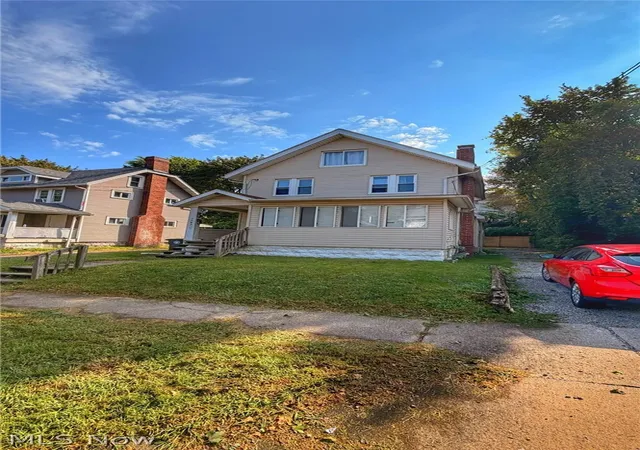 Listing Photo 5 - Condo for sale in building located at 1167 Pondview Ave, Akron, OH 44305