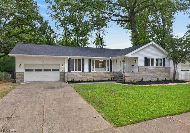 Photo 2 of Single family home for sale at 1874 Buena Vista Dr, Euclid, OH 44117 | MLS# 5243688 | Listing updated on 2026-09-25