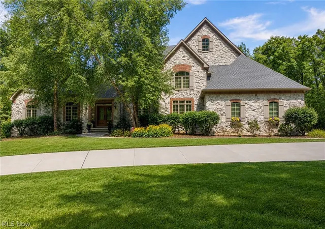 Photo 1 of Mansion for sale at 2060 Woodshire Ln, Medina, OH 44256 | MLS# 5243274 | Listing updated on 2026-09-11
