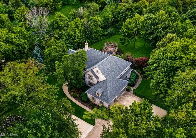 Photo 2 of Mansion for sale at 2060 Woodshire Ln, Medina, OH 44256 | MLS# 5243274 | Listing updated on 2026-09-11