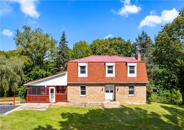 Photo 1 of Single family home for sale at 271 Seneca St, Weirton, WV 26062 | MLS# 5242995 | Listing updated on 2026-09-10