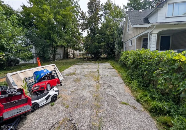 Photo 2 of Single family home for sale at 4015 E 142nd Street, Cleveland, OH 44128 | MLS# 5243917 | Listing updated on 2026-09-10