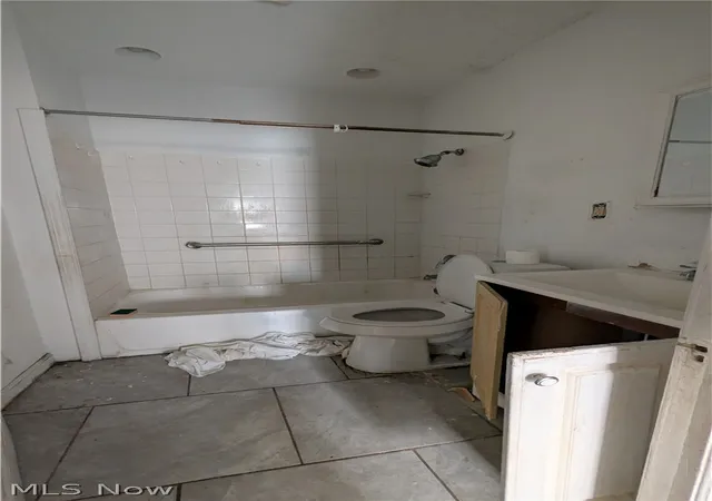 Photo 3 of Single family home for sale at 4015 E 142nd Street, Cleveland, OH 44128 | MLS# 5243917 | Listing updated on 2026-09-10